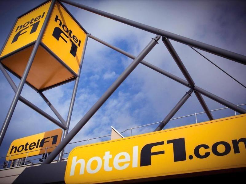 Hotelf1 Laval Changé Kültér fotó